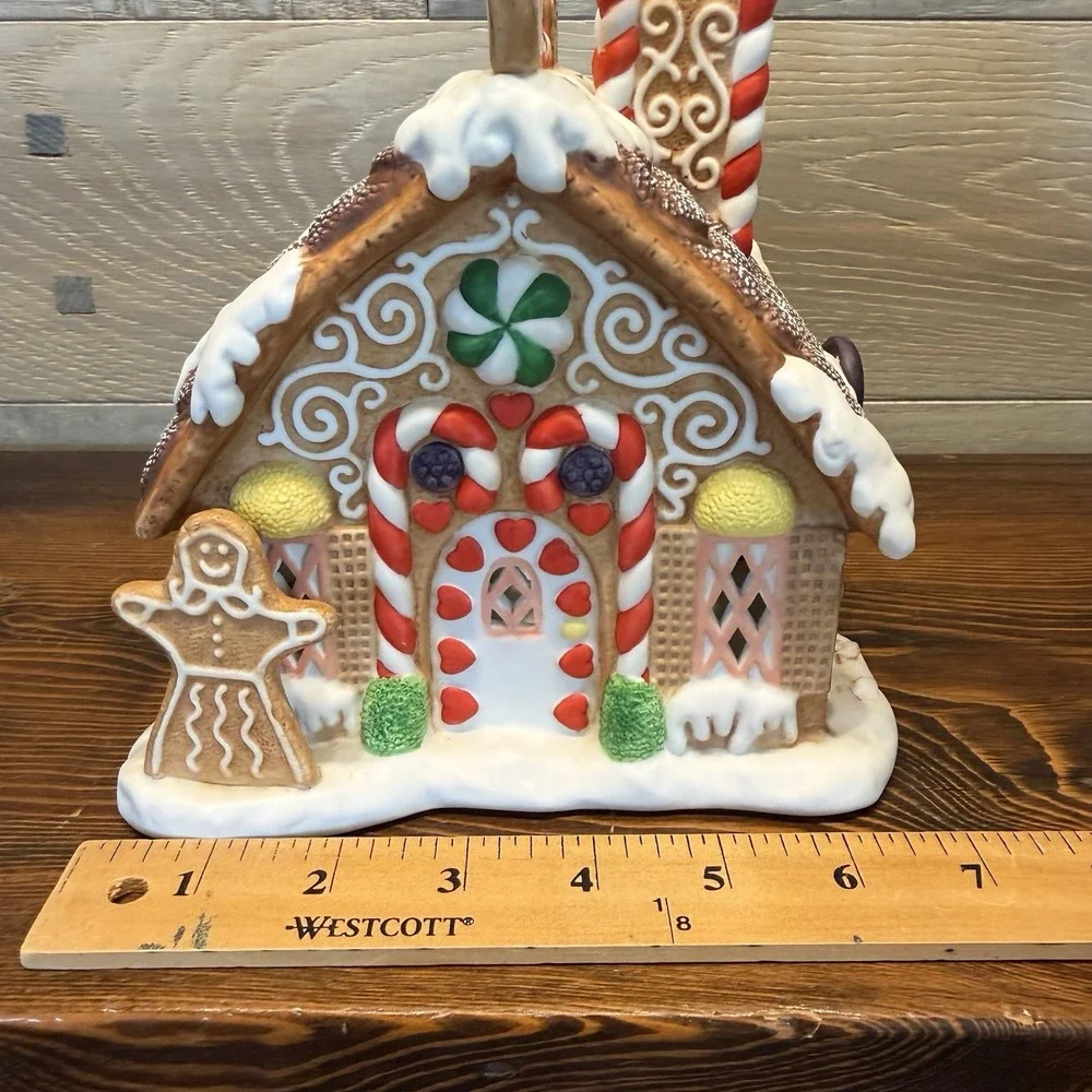 PARTY LITE Ceramic Gingerbread Tealight House P7304 Snow Village Christmas READ